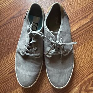 Toms Carlo Sneakers Men's Size US 10.5 Lace Up Casual Shoes Gray Canvas NWOB